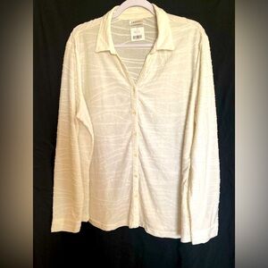 NWT Canda textured cream colored button down blouse in European sizes. XL.